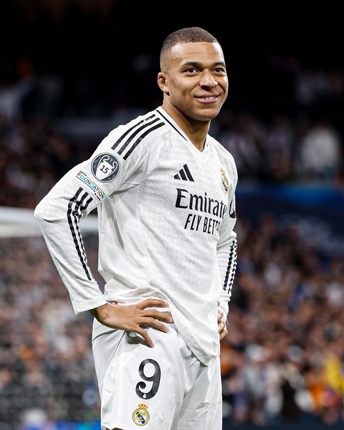 ⚽️2025年度中超最佳评选他来啦！鏖战一年，十...（2025中超年度最佳评选正式开启：鏖战一年，荣誉归位）