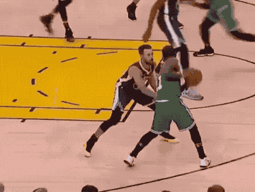 足球技巧如何从基础突破？（如何从基本功实现足球技术飞跃？）