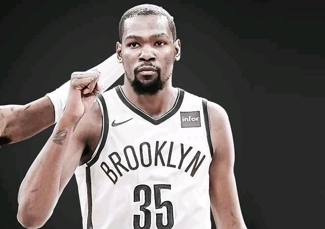 英媒：德利赫特的伤势并不严重，最快有望本周恢复训练（英媒：德利赫特伤情无大碍，最快本周即可恢复训练）