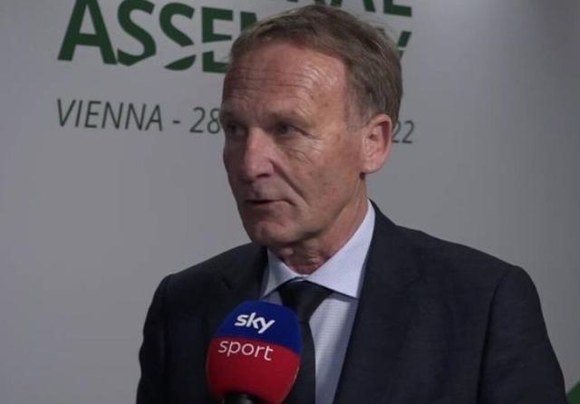 意媒：基耶萨可能冬窗回意甲，国米和米兰都在密切关注（意媒：基耶萨或在冬窗重返意甲，国米与米兰紧盯动向）