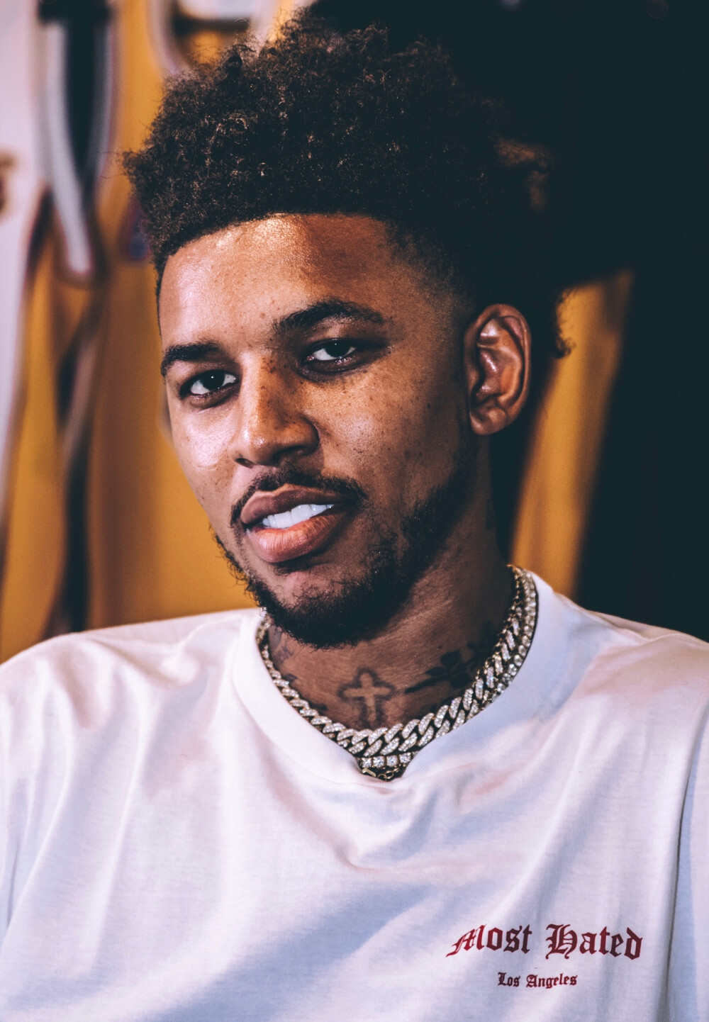 克雷莫内塞2-0莱切，博纳佐利建功，萨纳夫里亚锁定胜局（克雷莫内塞2-0击败莱切：博纳佐利先拔头筹，萨纳夫里亚终结比赛）