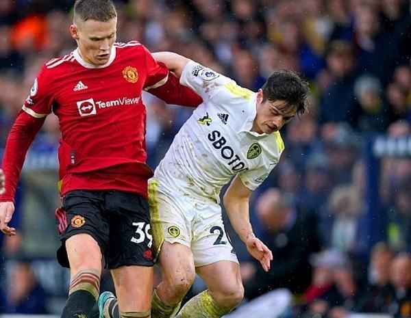 罗马诺：梅努可能在1月离开曼联，那不勒斯对租借他很感兴趣